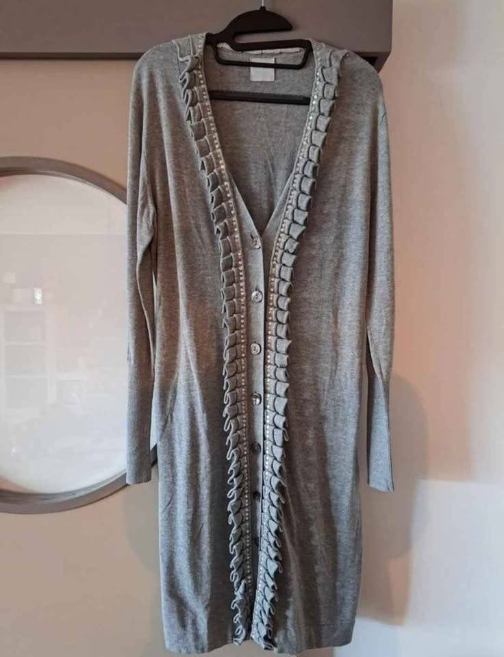 Uno Due, halflange cardigan mt 42, Ophalen of Verzenden, Zo goed als nieuw, Maat 42/44 (L), Grijs