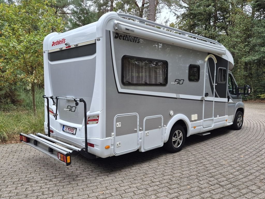 Dethleffs Eighty T 6700 Fransbed EP level TV leer, Caravanes & Camping, Camping-cars, Entreprise, Dethleffs, Semi-intégral