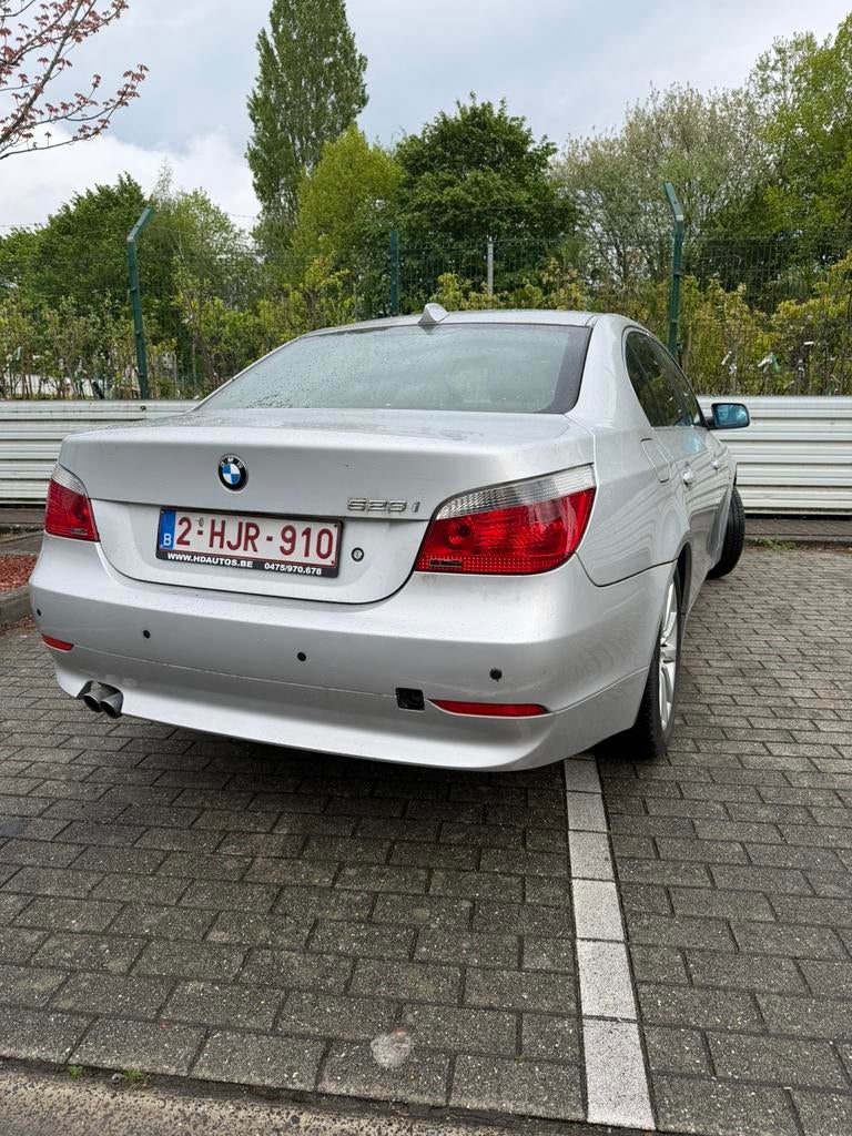 Bmw 523i LPG AUTOMATIQUE, Autos, Cuir, Argent ou Gris, Noir, 5 portes