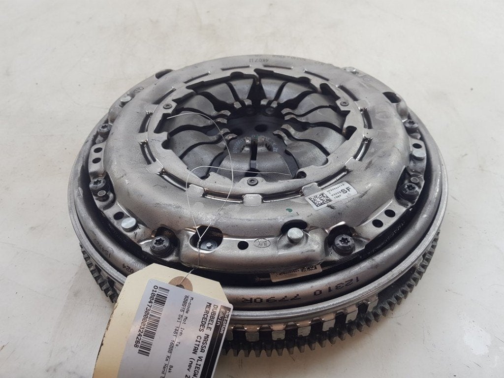 VLIEGWIEL DUBBELE MASSA ABS Citan (420.6) (|A6080303700|), Auto-onderdelen, Gebruikt, Mercedes-Benz