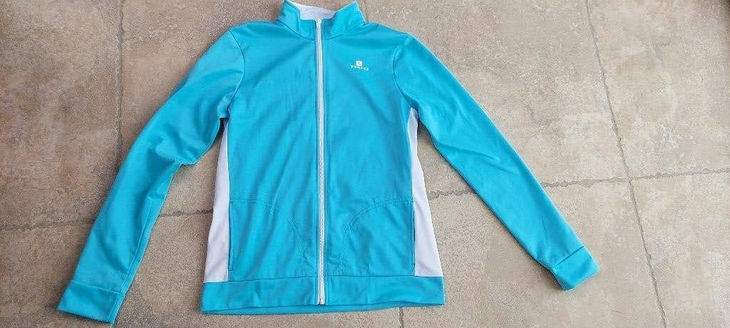 Mooi turquoise sport jasje mt 164, Enfants & Bébés, Vêtements enfant | Taille 164, Enlèvement ou Envoi, Comme neuf, DECATHLON.