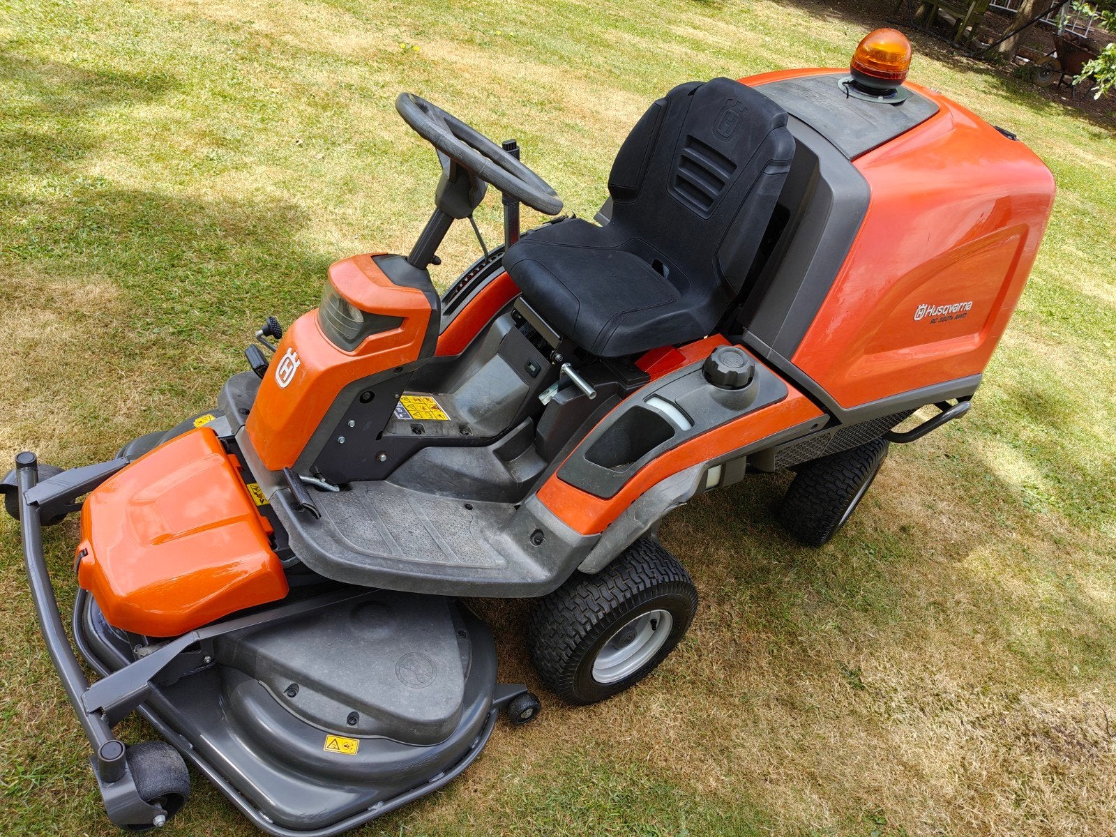 Husqvarna RC320Ts AWD, Tuin en Terras, Zitmaaiers, Ophalen, Gebruikt, Elektrische starter, 90 tot 120 cm