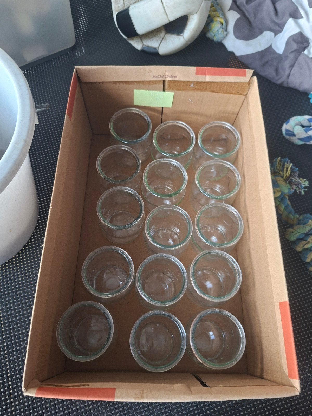 glazen potjes, Ophalen