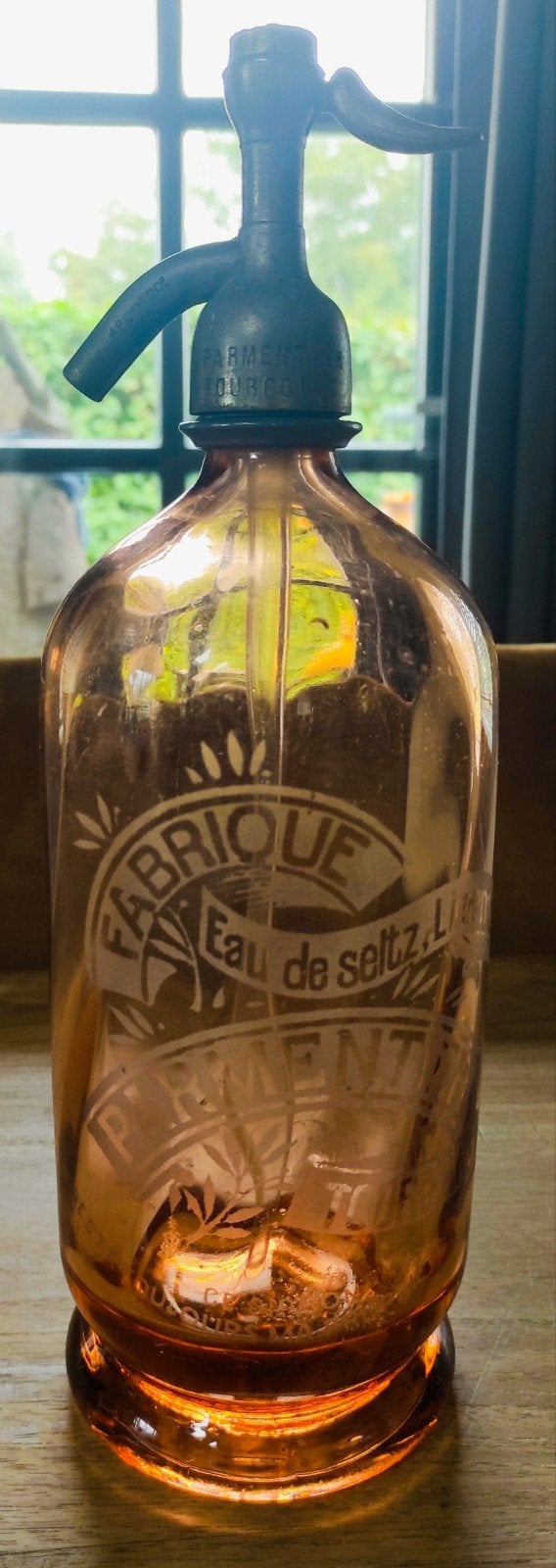 Siphon à siphon français rose foncé et ambre, Envoi