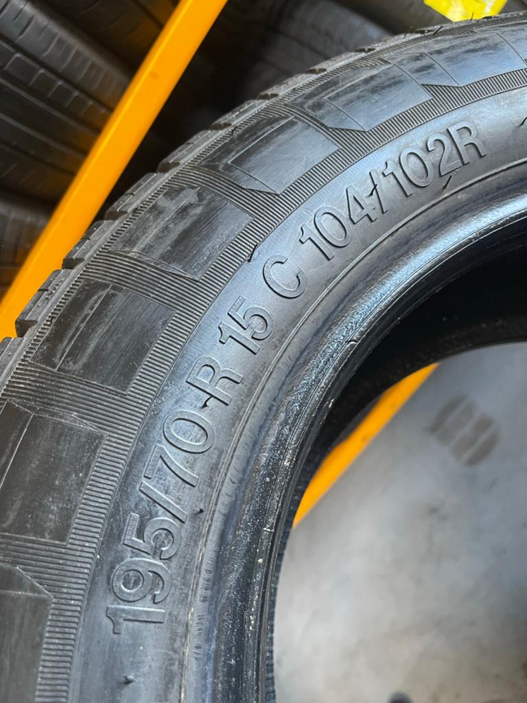 195/70/15c(104/102r)195/70/15c(104/102R) 195/70/15(104/102R), Enlèvement ou Envoi, Comme neuf