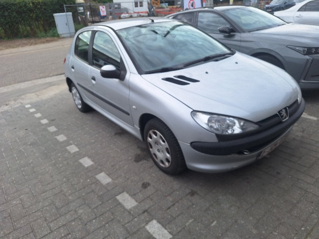 Auto, Autos, Argent ou Gris, Achat, Noir, 5 portes