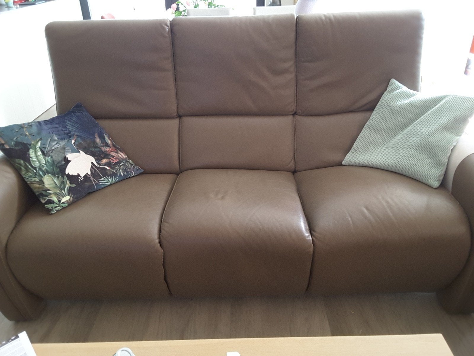 Mooie lederen twee en driezit te koop kastanjekleur, Enlèvement, Utilisé, Cuir, Moderne