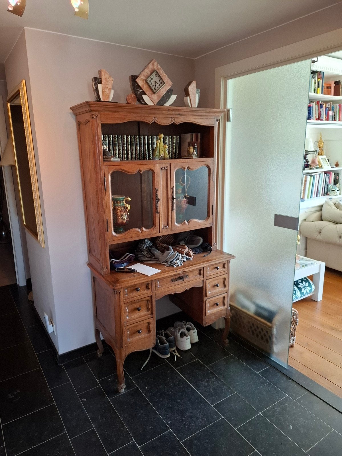 antieke vitrine kast met schuiven, Ophalen of Verzenden