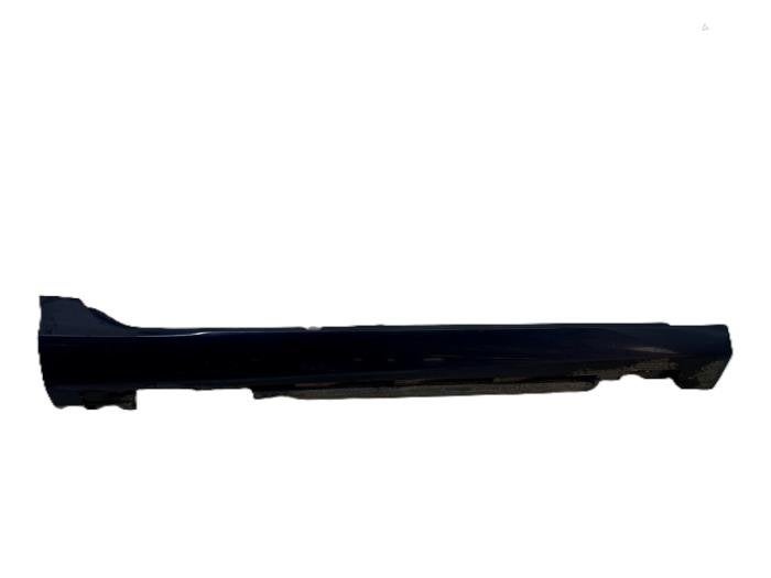 Jupe droite d'un Volvo V40 (49800), -, 3 mois de garantie, -, -