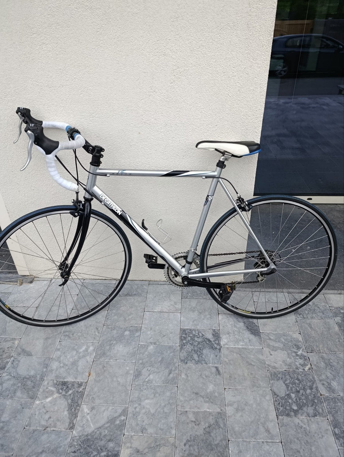 Vélo de course Décathlon, Enlèvement