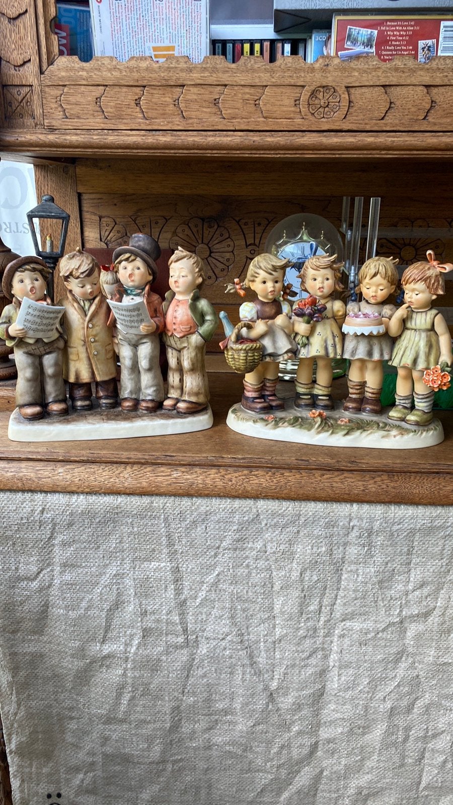 Hummel  2 jaarstukken.  Met cerficaat, Ophalen, Zo goed als nieuw, Hummel