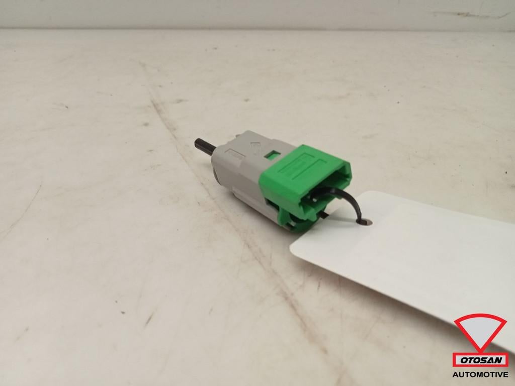 Interrupteur de feu stop Smart Fortwo 453 2015+ A4535453300, Mercedes-Benz AG, Utilisé, Mercedesstrasse 120
70372  Stuttgart, DE