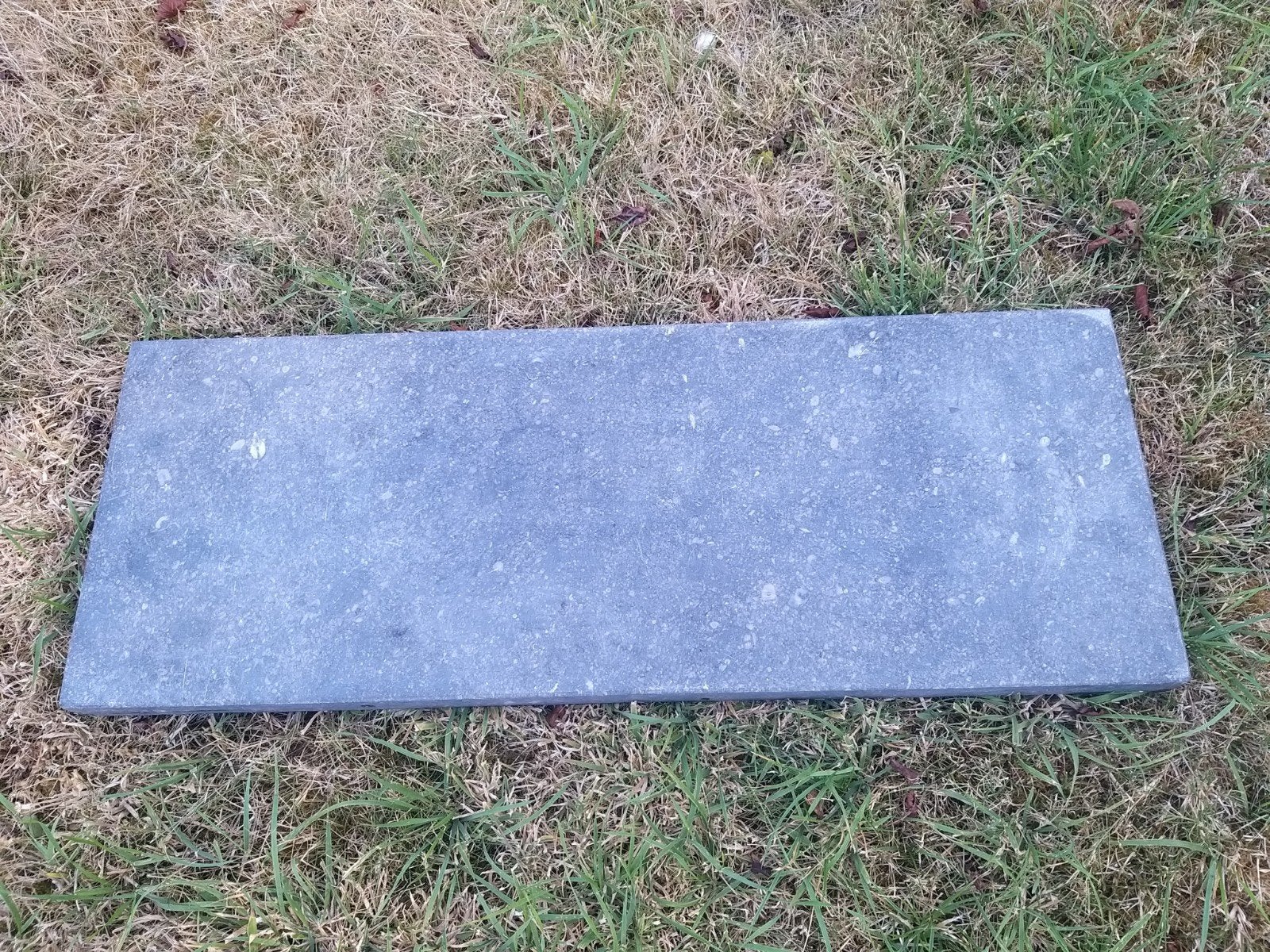 Tablette belge en pierre bleue, Enlèvement, Pierre de taille
