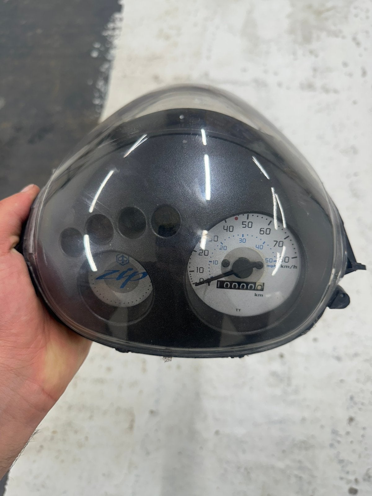 Zip koplamp met km teller op 10k, Fietsen en Brommers, Ophalen, Gebruikt, Koplamp, Piaggio