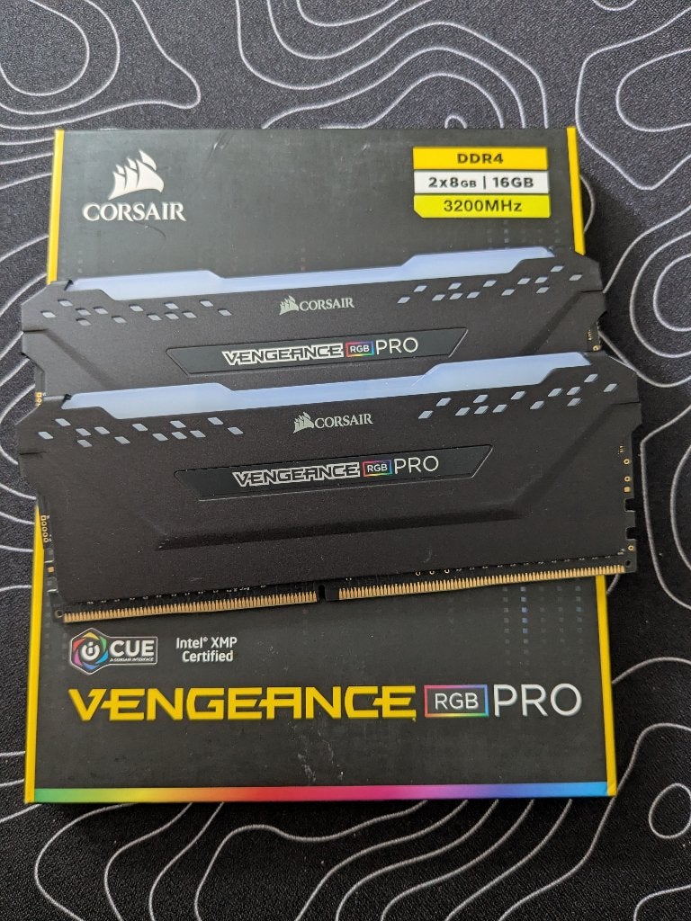 Corsair Vengeance RGB Pro 2*8GB, DDR4, Ophalen of Verzenden, Zo goed als nieuw, Desktop