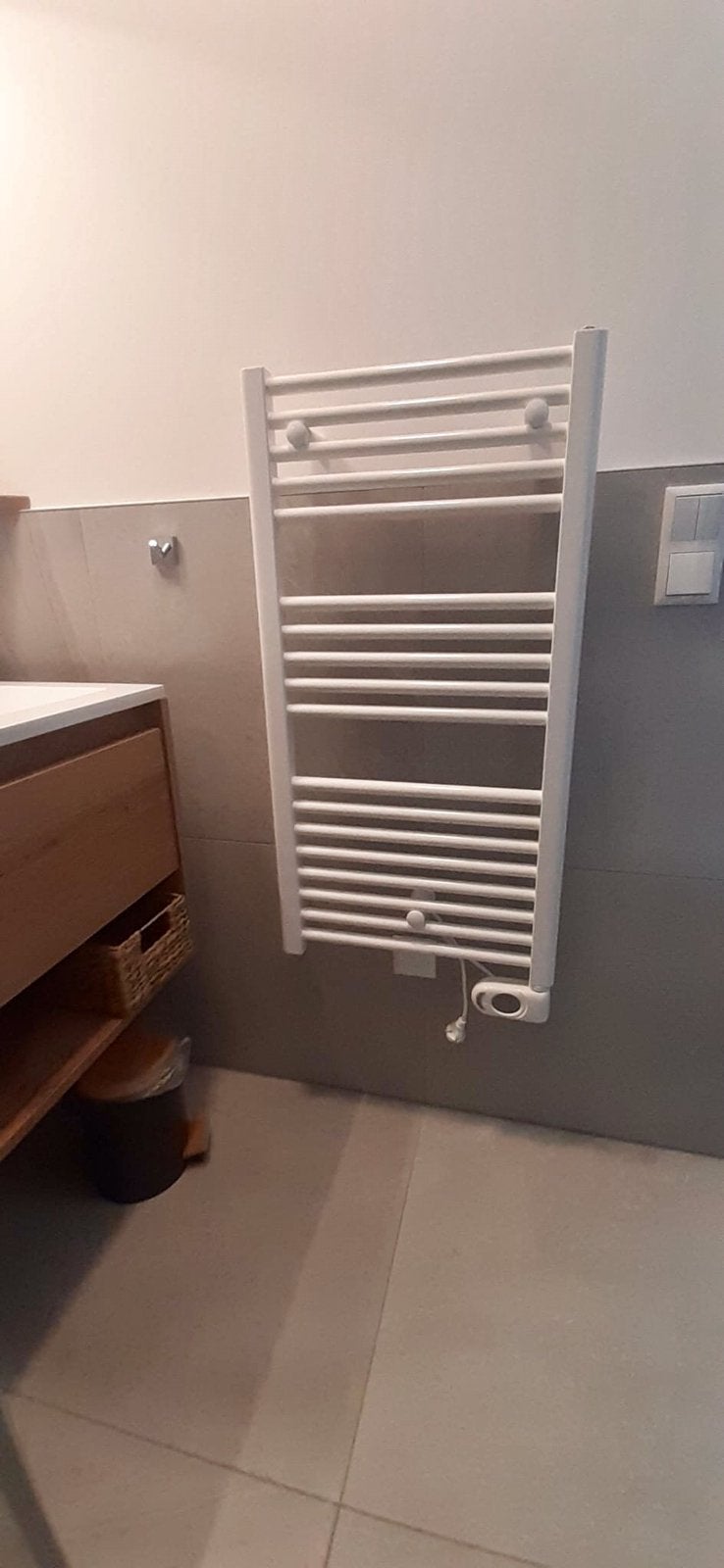 Elektrische badkamer- / handdoekradiator & kamerthermostaat, Ophalen, Radiator, Minder dan 60 cm, Zo goed als nieuw