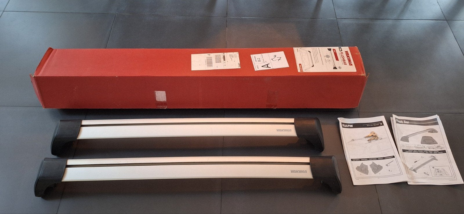 Barres de toit Yakima Flushbar - avec set de montage pour Au, Enlèvement, Utilisé