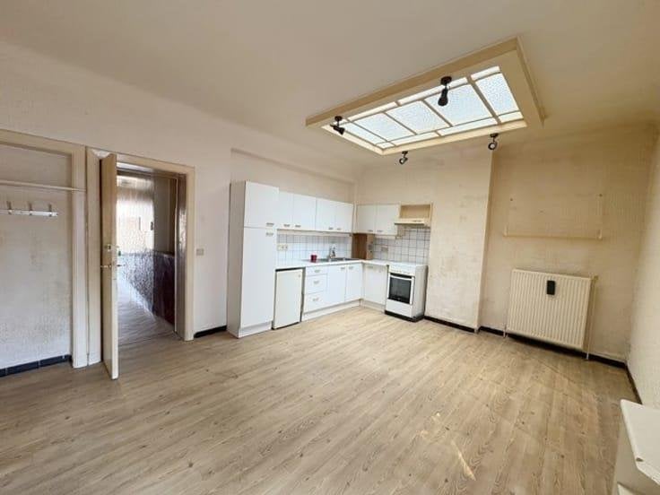 À LOUER – Appartement 1 chambre avec cour, Immo, 50 m² ou plus, Charleroi