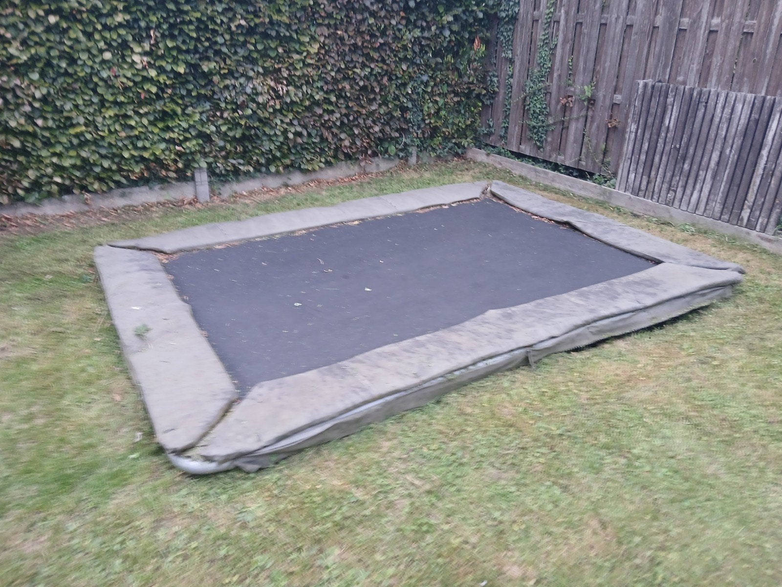 Berg inbouw trampoline 
trampoline
trampoline, Enfants & Bébés, Jouets | Extérieur | Trampolines, Enlèvement, Utilisé