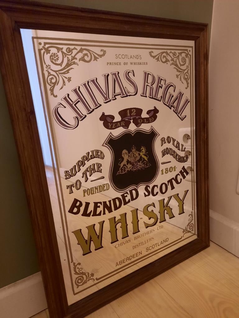 Spiegel Chivas Whisky. H 68 cm x B 53 cm., Ophalen