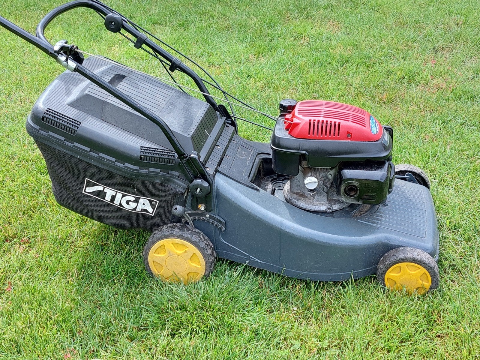 Stiga zelfrijdende grasmaaier met Honda-motor van 5,5 pk, Tuin en Terras, Ophalen
