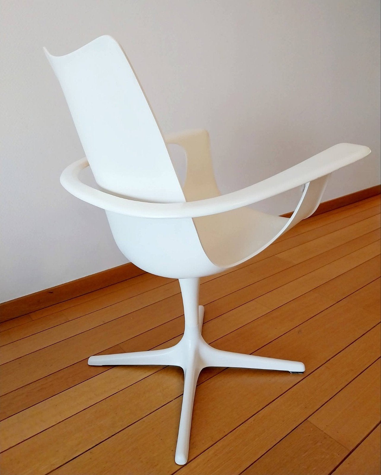 Chaise Space Age conçue par Luigi Colani en 1972, Enlèvement ou Envoi