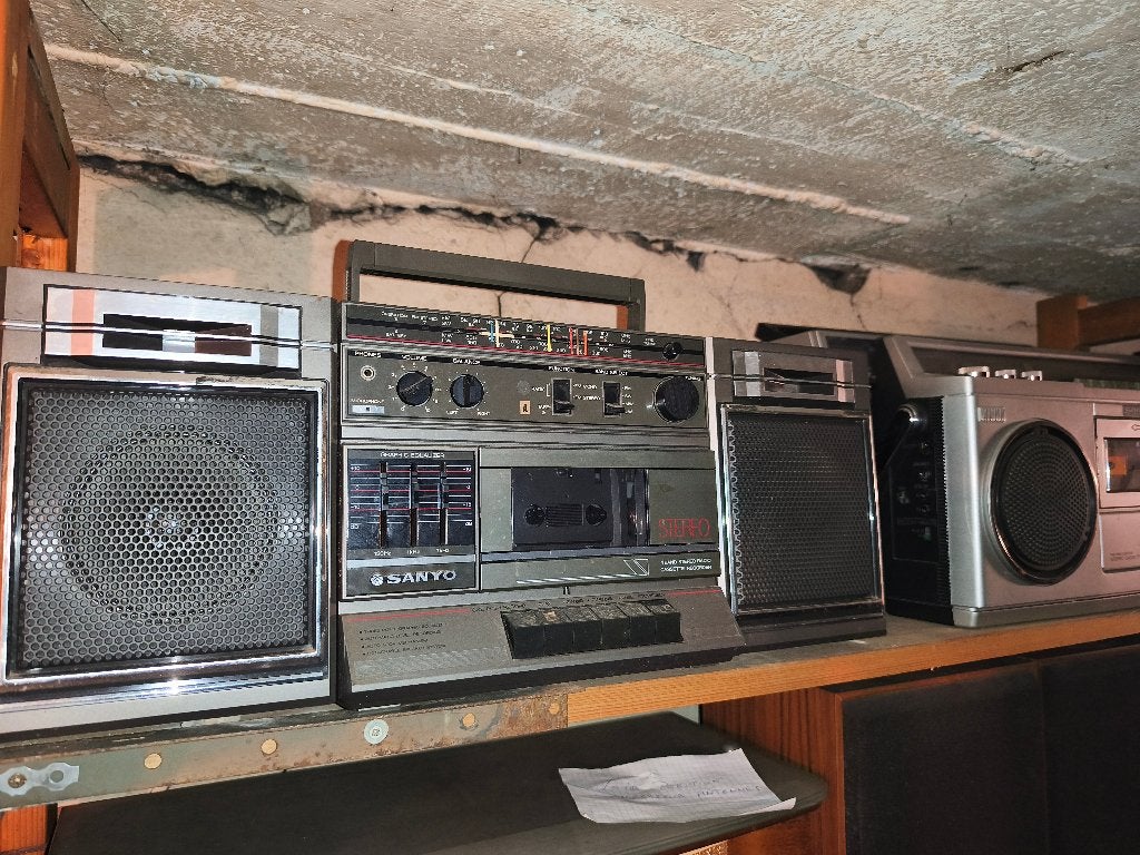 boombox / ghettoblaster Sanyo M9711LU, Enlèvement, Utilisé, Autres types