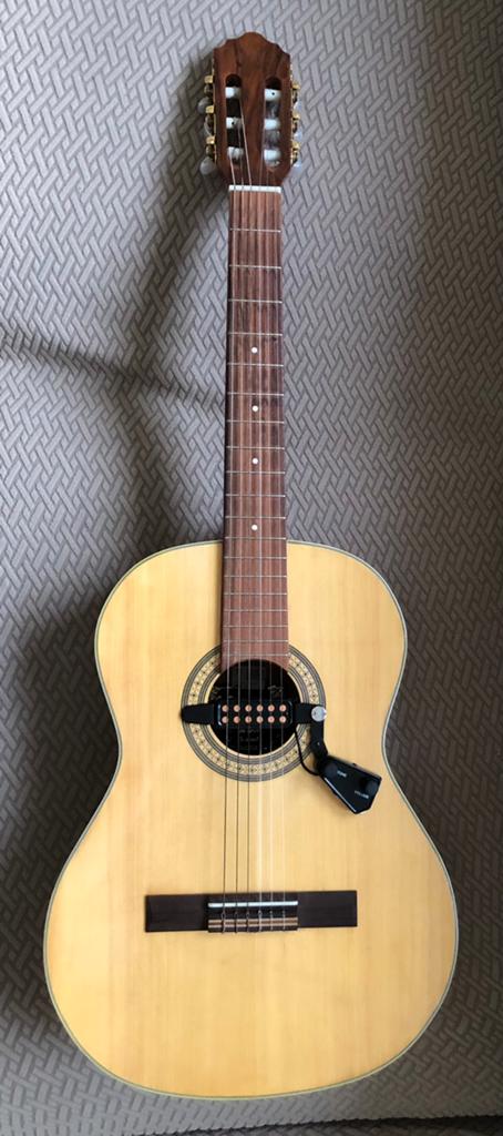 Akoestische gitaar, Enlèvement, Comme neuf