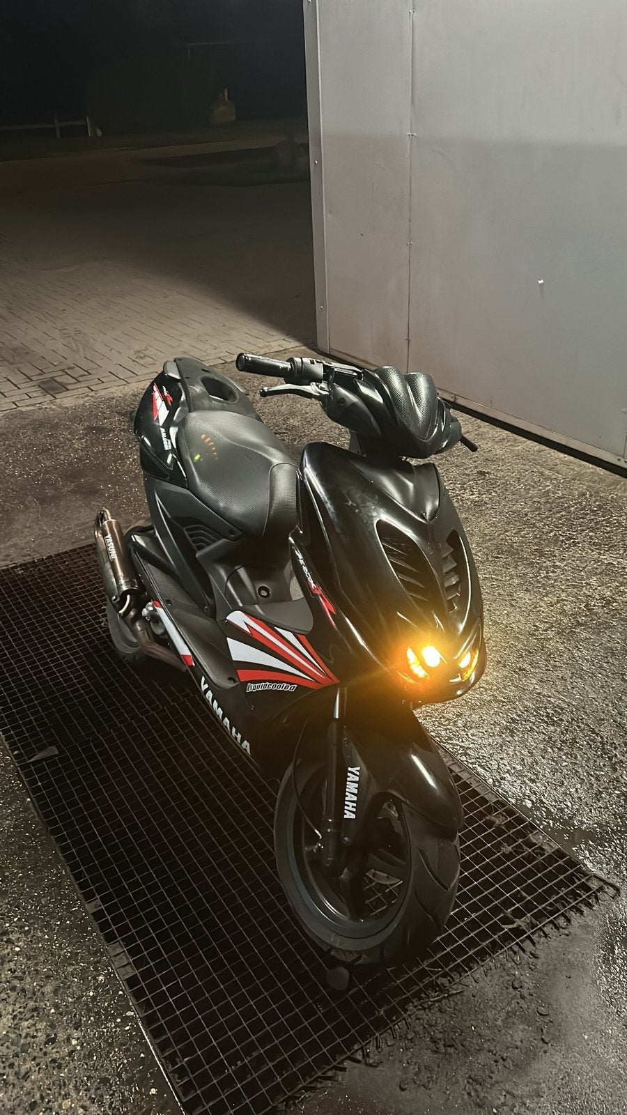 Yamaha Aerox 50cc 2t B klasse, Fietsen en Brommers, Ophalen, Aerox, Benzine, 50 cc