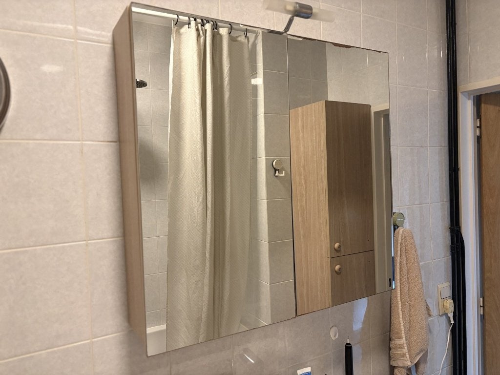 Twee badkamerkasten, Ophalen, 50 tot 100 cm, Minder dan 25 cm, Minder dan 100 cm