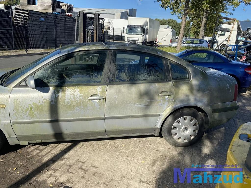 VW PASSAT 3B2 grijs LB7Z deur links achter portier 1996-2001, Gebruikt, Volkswagen AG, Vw@volkswagen.de, Achter