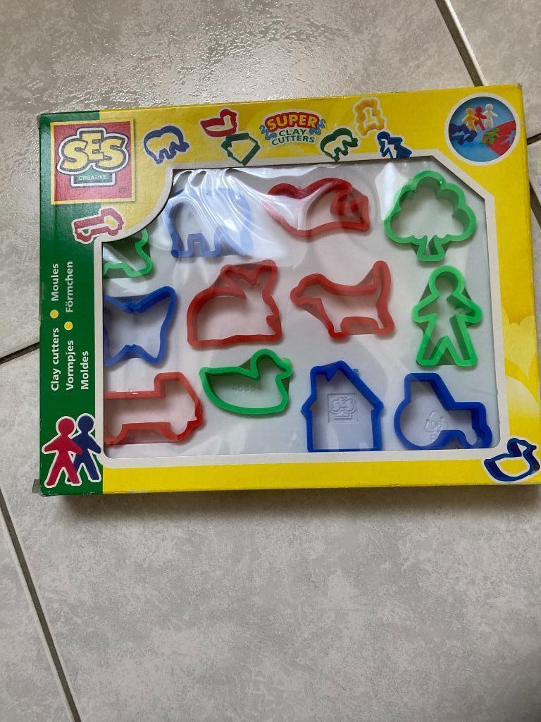 vormpjes 12 st. voor plasticine, Ophalen of Verzenden, Zo goed als nieuw, Knutselen
