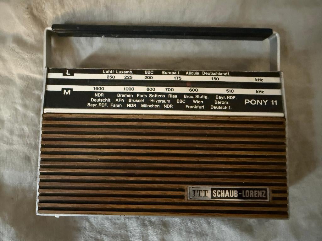 ITT Schaub-Lorenz Pony 11 - vintage zakradio uit 1975, Verzenden, Radio