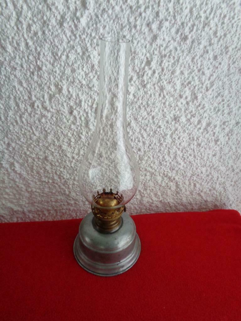 Lampe à pétrole avec son verre. Ancienne., Enlèvement ou Envoi
