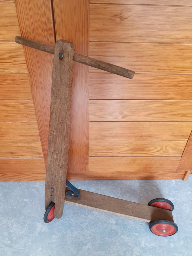 Ancienne trottinette en bois jouet pour enfant, Antiquités & Art, Enlèvement