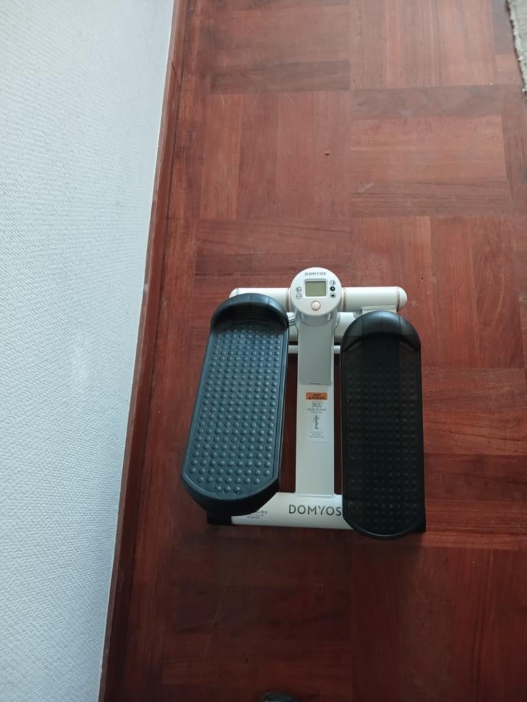Stepper, de la marque Domyos, utilisé une seule fois. Dispar, Enlèvement, Neuf