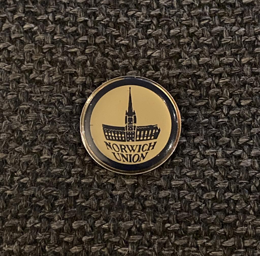 PIN - NORWICH UNION - AVIVA - VERZEKERINGEN, Envoi, Utilisé, Autres sujets/thèmes, Insigne ou Pin's
