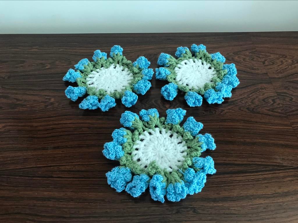 Set van 3 tafel kast doekjes lapjes handserk bloemen tulpen, Antiek en Kunst, Ophalen of Verzenden