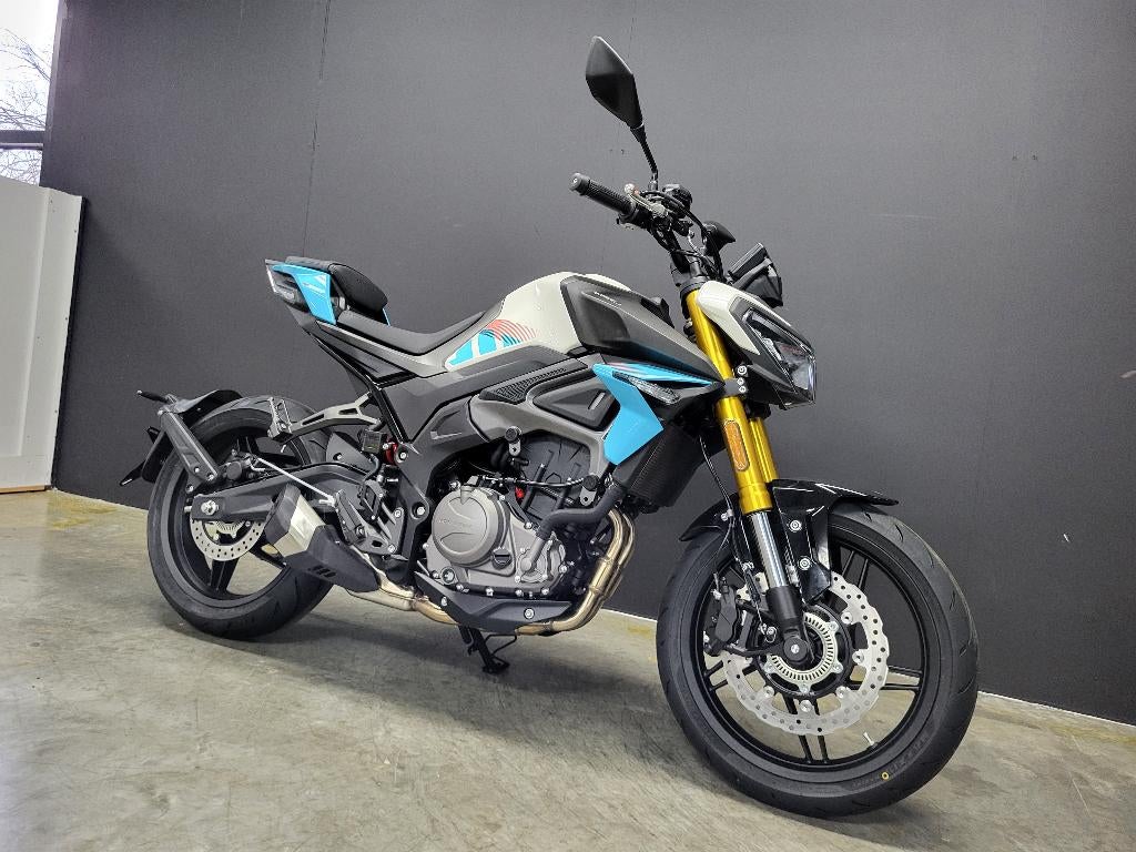 Morbidelli F352 (A2) (2+3 jaar garantie), Entreprise, 2 cylindres, Permis Moto A2 minimum, 12 à 35 kW