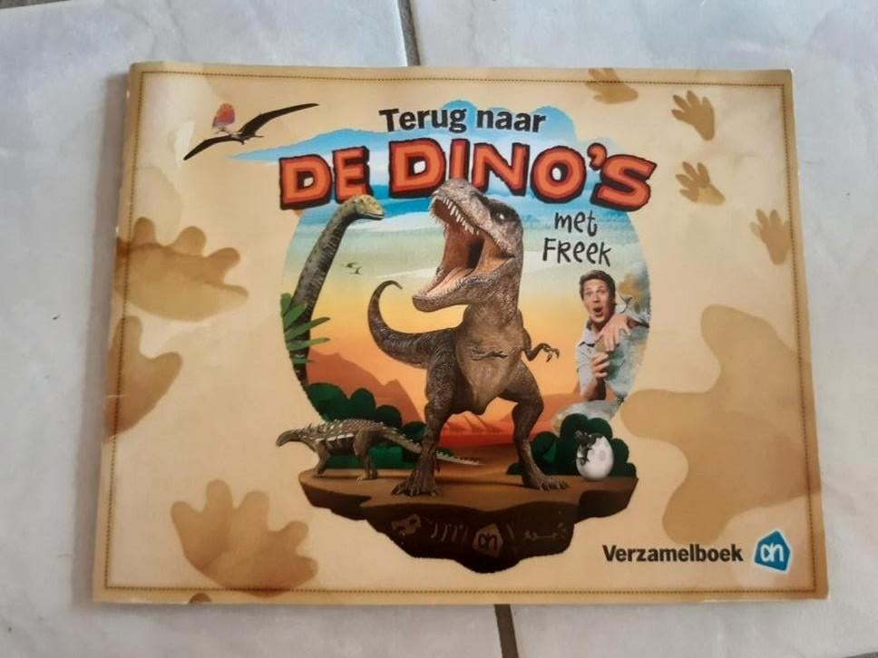 Terug naar de dino's met Freek - verzamelalbum Albert Heyn, Ophalen of Verzenden, Gelezen, Reptielen of Amfibieën