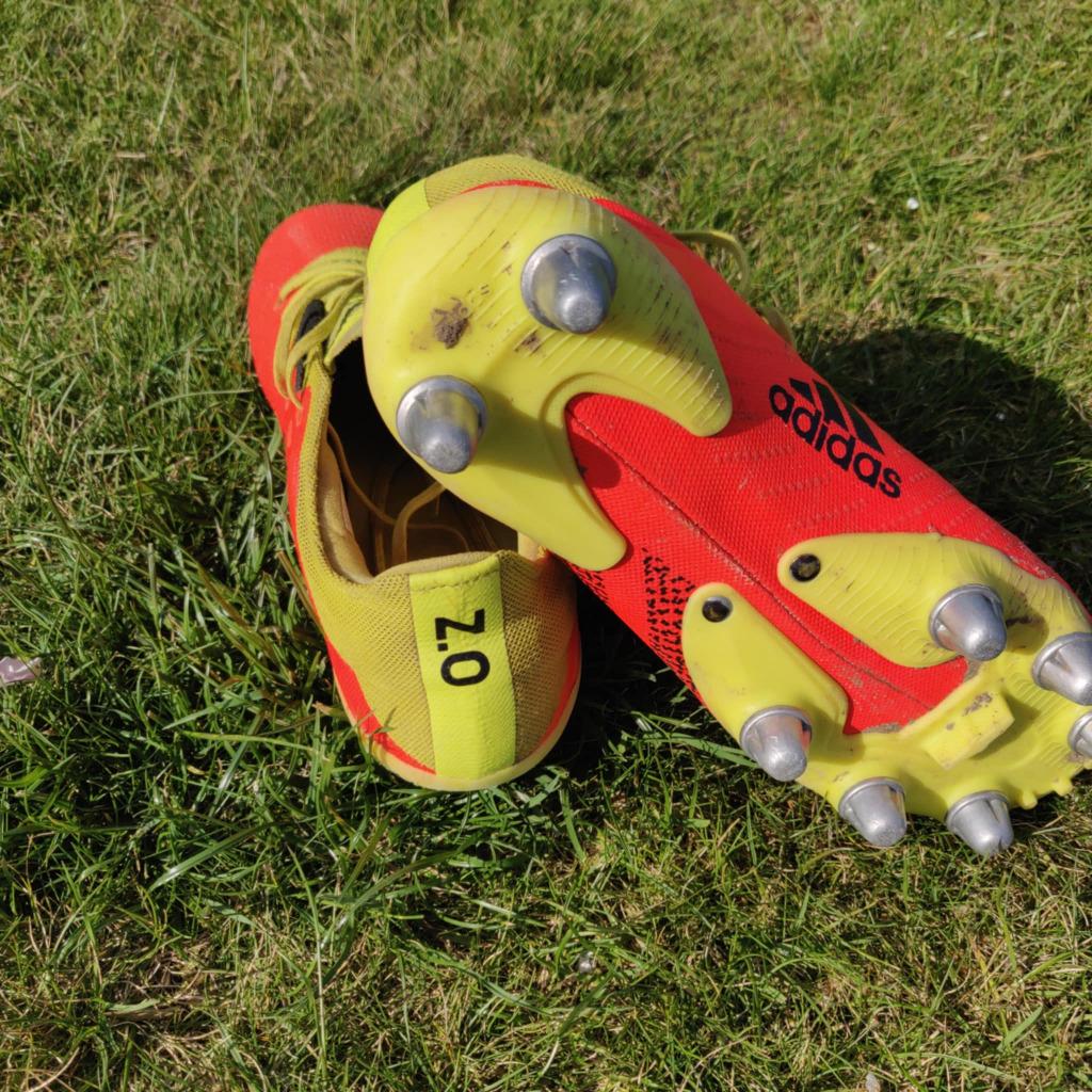 chaussures Adidas crampons KAKARI Z.O 38-39, Enlèvement, Comme neuf, Ballon