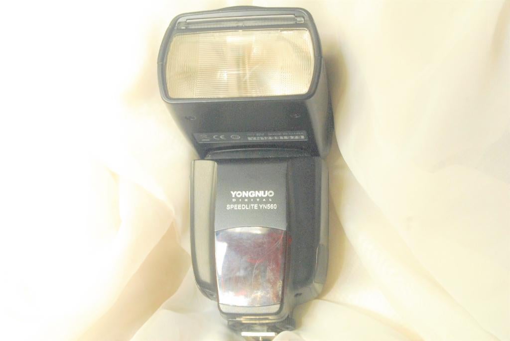 flash yongnuo YN560 mark 1, Ophalen of Verzenden, Gebruikt, Telelens, Zoom