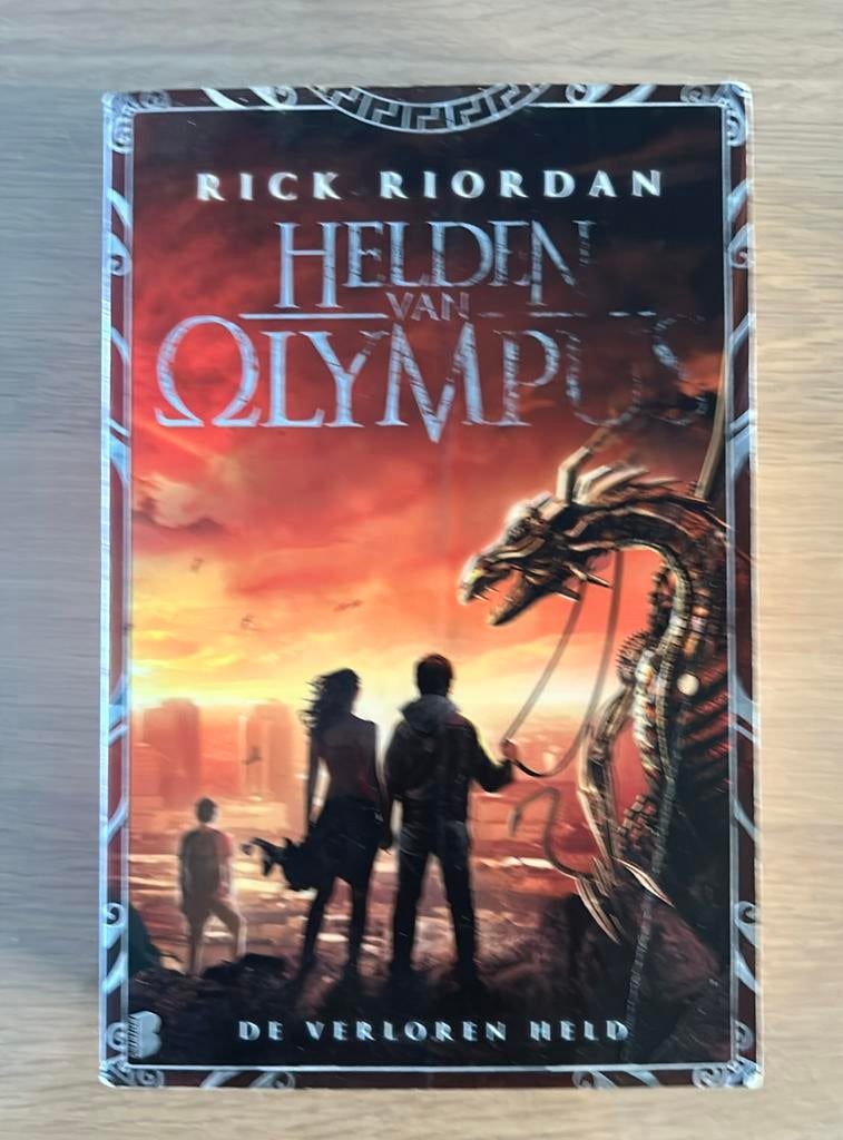 Rick Riordan - De verloren held, Ophalen of Verzenden, Zo goed als nieuw, Rick Riordan