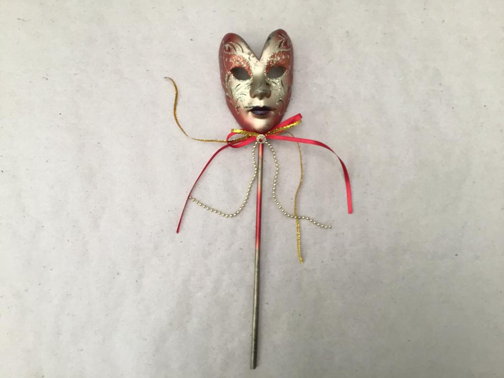 Venetiaans masker op houder in porselein decoratie, Ophalen of Verzenden, Zo goed als nieuw