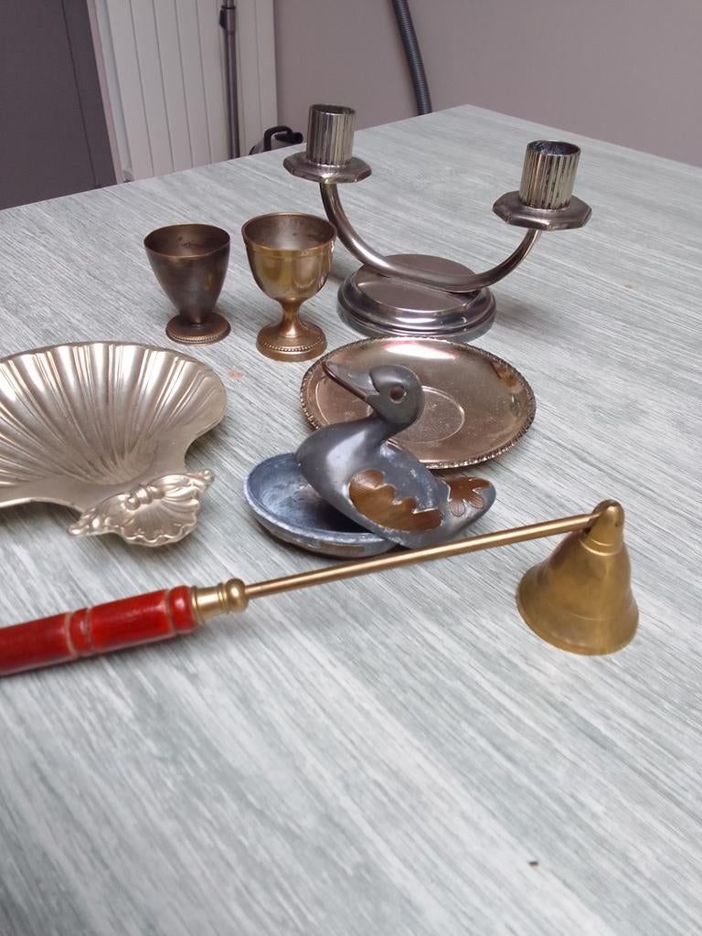 Lot d'objets anciens en divers métaux (précieux)., Enlèvement
