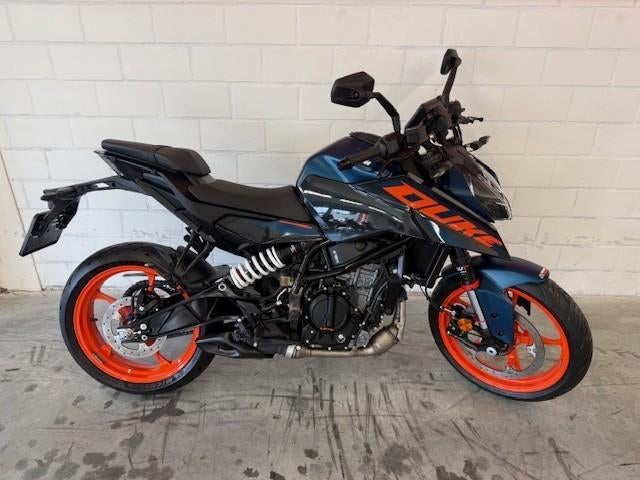 KTM 125 Duke 2025, Bedrijf, 125 cc, 11 kW of minder, ABS