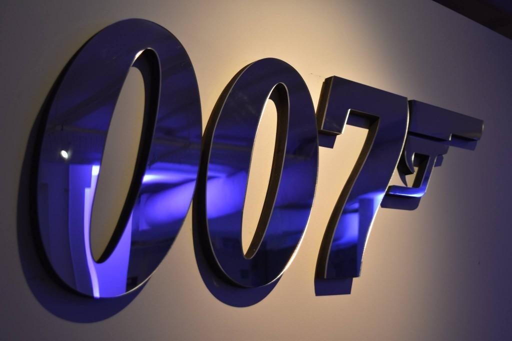 JAMES BOND 007 Affiches Posters Banners Video DVD 2012-2022, Rectangulaire vertical, Enlèvement, Utilisé, Cinéma et TV