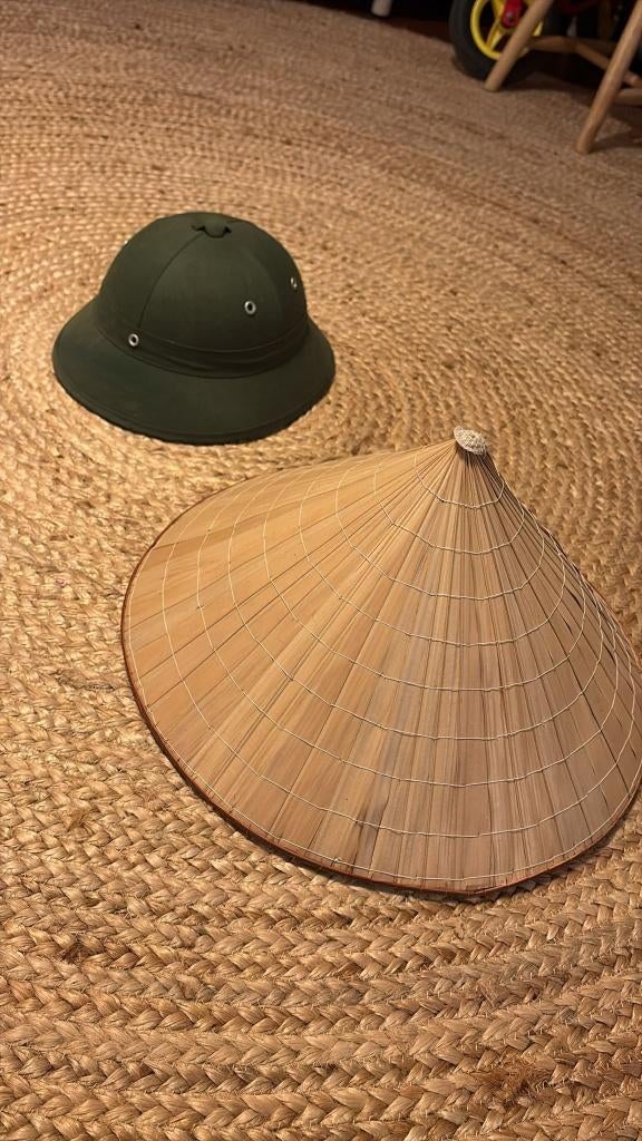 Traditionele Vietnamese Nón Lá-hoed, Ophalen of Verzenden, Zo goed als nieuw, One size fits all, Hoed