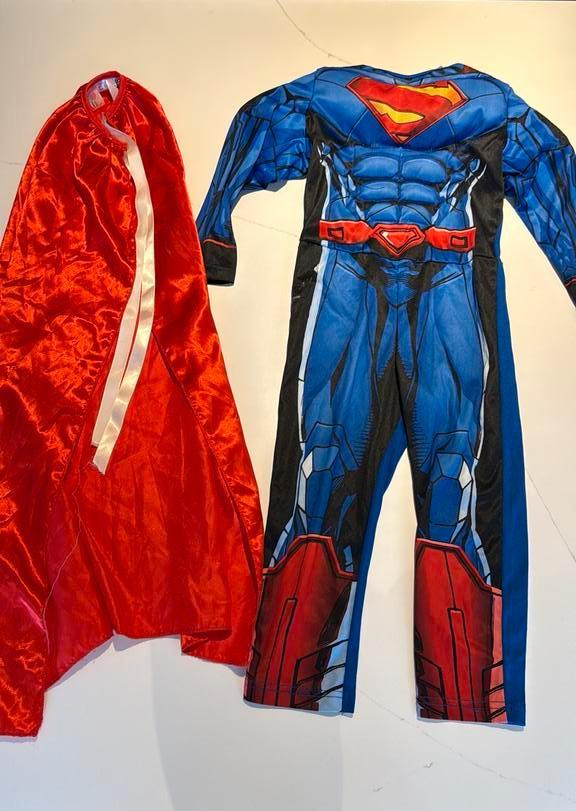 Superman verkleedpak met cape maat 98/104 in goede staat, Ophalen, Zo goed als nieuw, 104 of kleiner, Jongen of Meisje