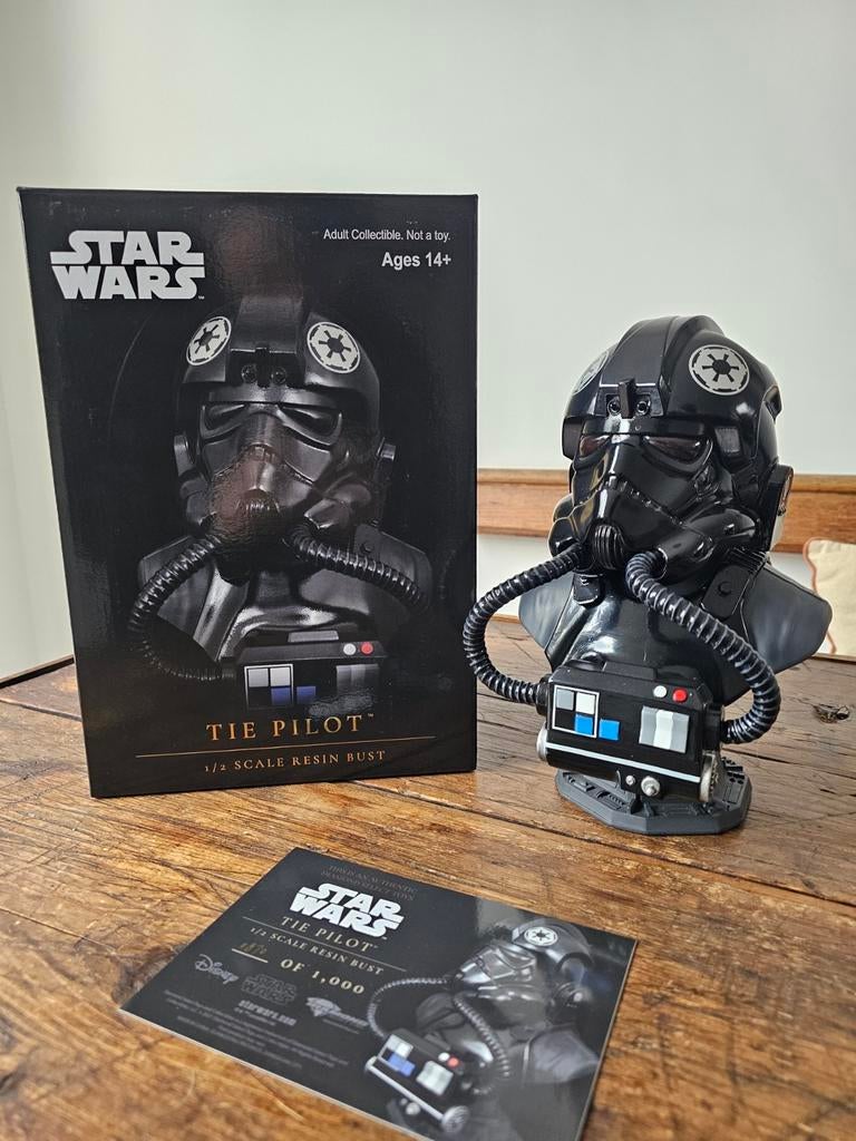 Star Wars Legends 1/2 Scale TIE Fighter Pilot bust, Verzamelen, Ophalen of Verzenden, Zo goed als nieuw